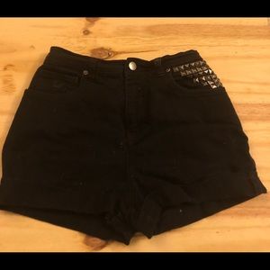 Gloria Vanderbilt black studded shorts